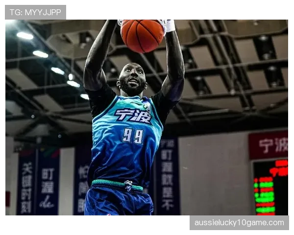 福建98-97险胜浙江，邹阳20+10展现年轻球员压迫能力